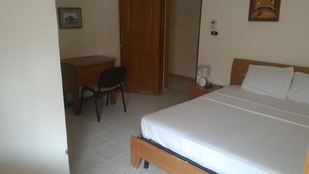 Residence Diane Wagadugu Zewnętrze zdjęcie