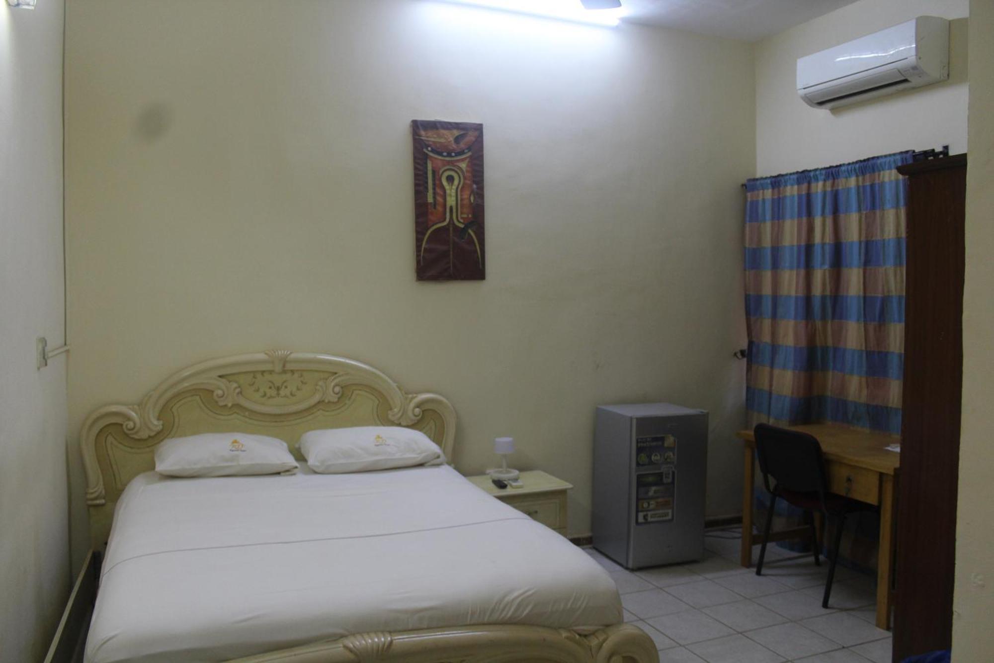 Residence Diane Wagadugu Zewnętrze zdjęcie