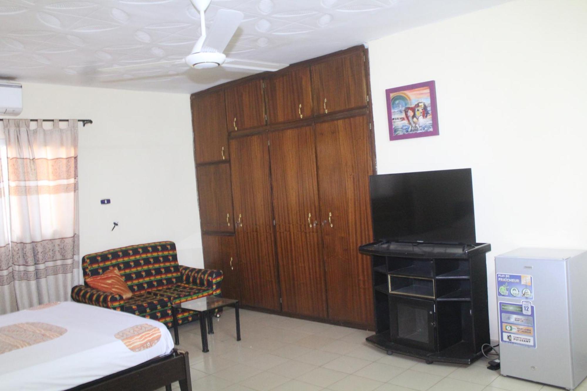 Residence Diane Wagadugu Zewnętrze zdjęcie