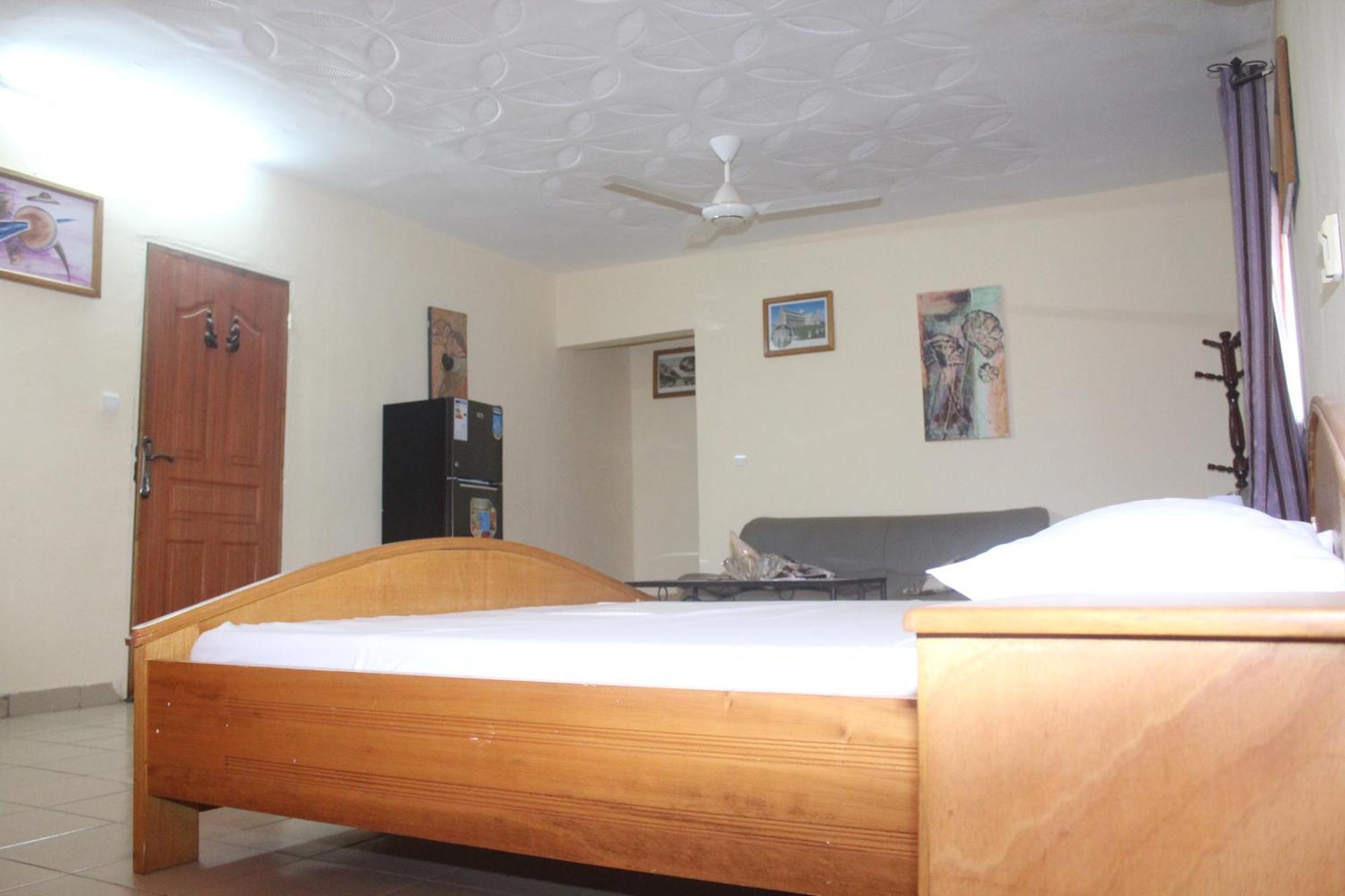 Residence Diane Wagadugu Zewnętrze zdjęcie